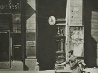 Zagreb, 8. svibnja 1945. godine, Ilica oko 15 sati. Kurir s biciklom.jpg